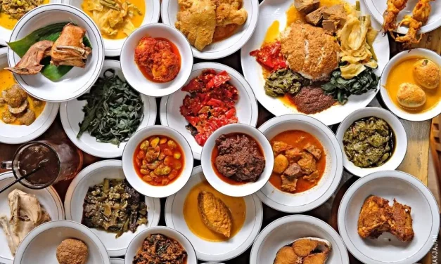 Kuliner Padang: Sensasi Pedas, Gurih, Manis Dalam Setiap Sajian