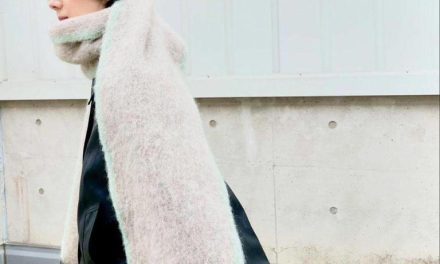 Tampil Versatile Dengan Padu Padan Jeans Jung Eun Chae