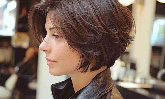 Tampil Slim Dengan Layered Bob Untuk Wajah Bulat