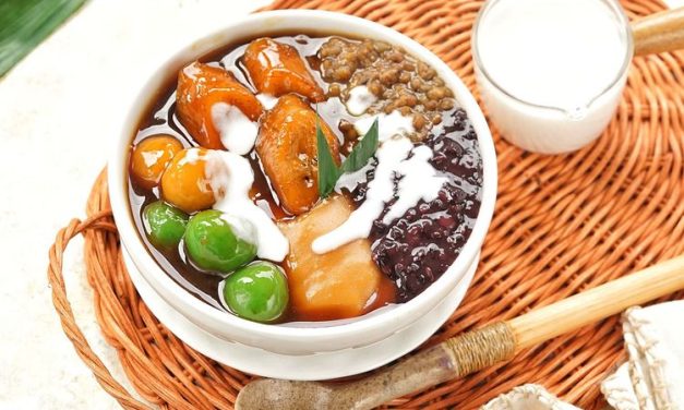 Bubur Kampiun: Tradisi Minang Dalam Setiap Sendoknya