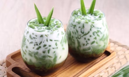Nikmati Kesegaran Es Cendol Tradisional Khas Jawa Saat Terik