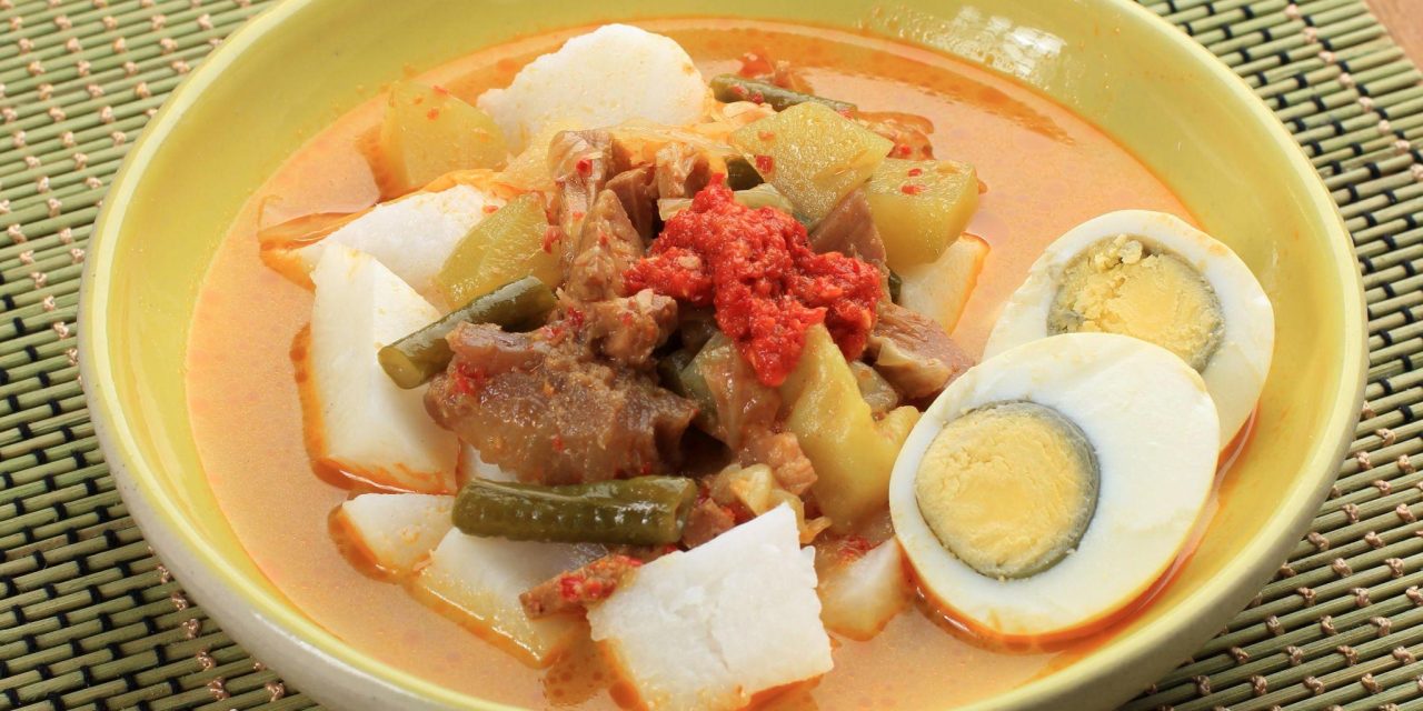 Lezat Dan Mengenyangkan! Rahasia Kelezatan Lontong Sayur