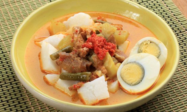 Lezat Dan Mengenyangkan! Rahasia Kelezatan Lontong Sayur