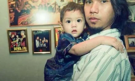 Ulang Tahun Ke-54 Ahmad Dhani, Pesan Al Ghazali Bikin Terharu