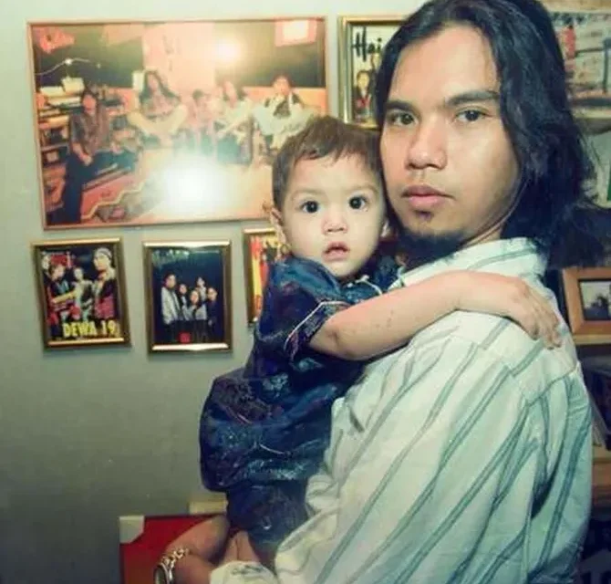 Ulang Tahun Ke-54 Ahmad Dhani, Pesan Al Ghazali Bikin Terharu