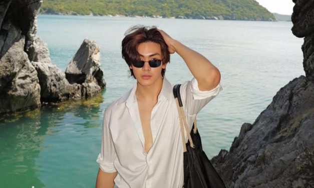 Joong Archen Style: Outfit Pantai Yang Bikin Semua Mata Tertuju