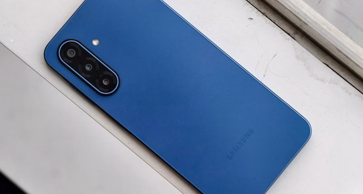 Samsung Galaxy A17 Vs Kompetitor, Mana Lebih Worth It?