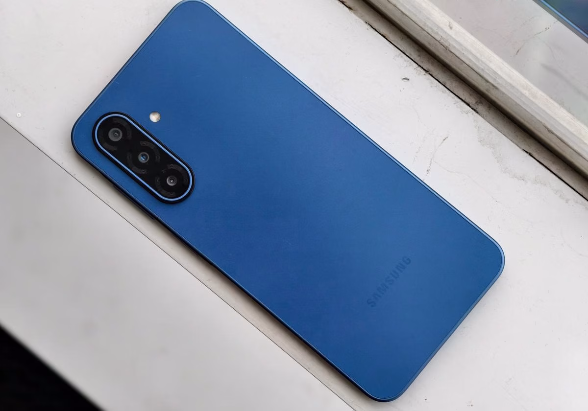 Samsung Galaxy A17 Vs Kompetitor, Mana Lebih Worth It?