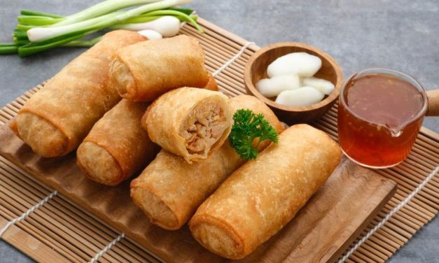 Lumpia Basah: Kuliner Legendaris Dengan Cita Rasa Gurih Manis