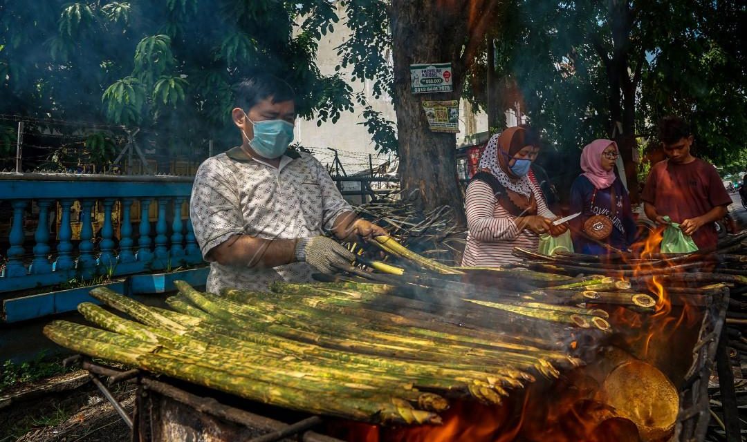 Pakkat Bakar Khas Mandailing, Lalapan Pahit Yang Bikin Nagih