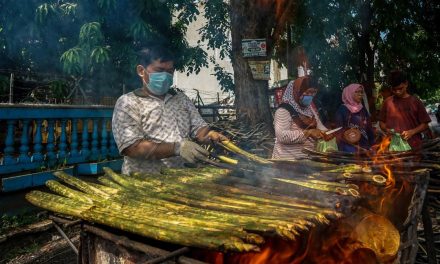 Pakkat Bakar Khas Mandailing, Lalapan Pahit Yang Bikin Nagih