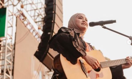 Salma Salsabil Di Ardan Senja Syahdu Vol. 7, Tampil Memesona