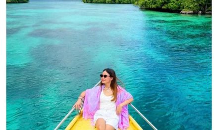 Gaya Santai Bella Graceva Saat Liburan Di Pulau Banyak Sulteng