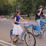 Sabrina Chairunnisa Tampil Sporty Bersepeda Di Central Park