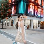 Fashion Goals! Outfit Putih Anissa Aziza Saat Keliling Bangkok