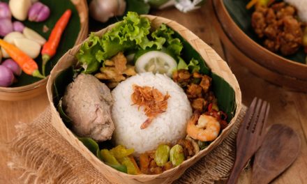 Makin Nikmat! Nasi Besek Hadir Dengan Aneka Lauk Tradisional