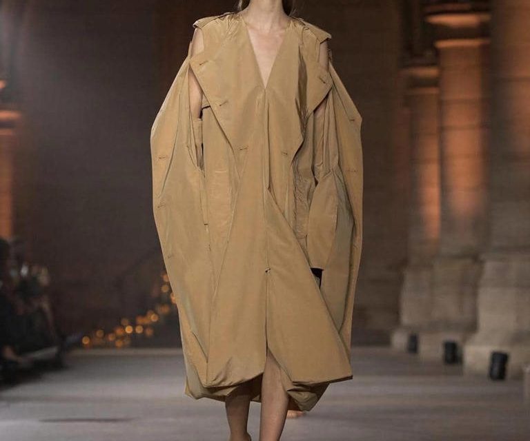 Tampil Elegan! Victoria Beckham Di Paris Fashion Week 2026
